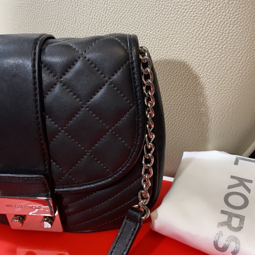 Michael Kors Crossbody Brand New. - Picture 5 of 10